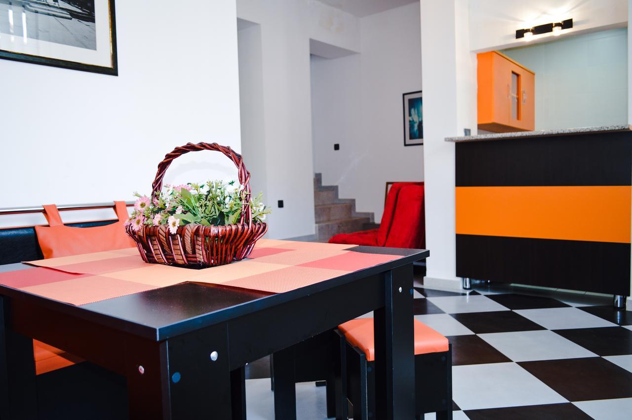 Deluxe Apartment ティビリシ エクステリア 写真