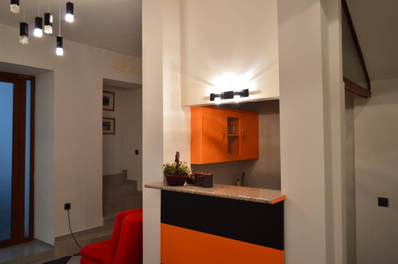 Deluxe Apartment ティビリシ エクステリア 写真